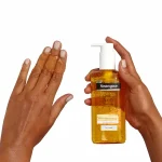 ژل میسلار پاک کننده آرایش عصاره زردچوبه Soothing Clear نوتروژینا 200ml - Image 3