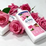لوسیون بدن سینت ایوز St. Ives مدل آبرسان حاوی عصاره گل رز و آرگان 621 میلی لیتر - Image 3